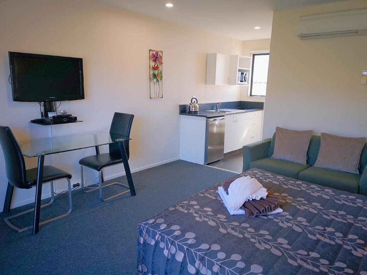 Aston Court 4*